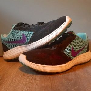 Nike Revolution 3's Women's Athletic Shoes Size 9.5